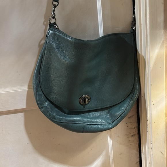 Coach Handbags - Elegant Green Leather Shoulder Bag